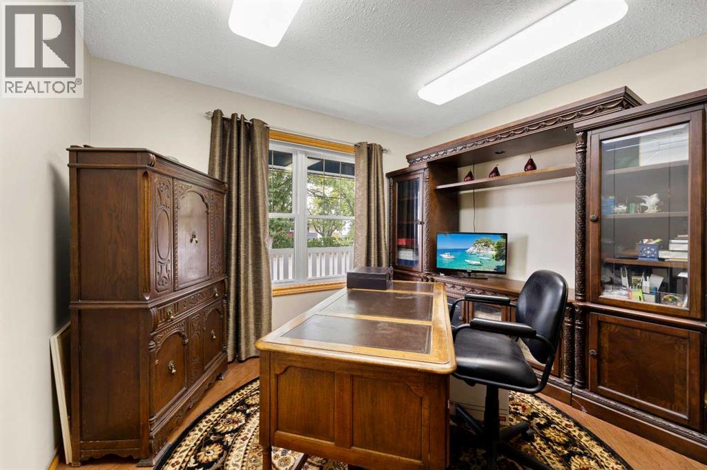 4737 49 Street Property Photo 19