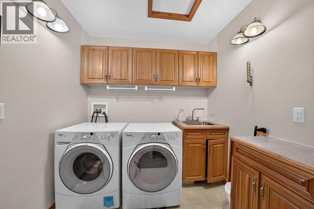 4737 49 Street Property Photo 27