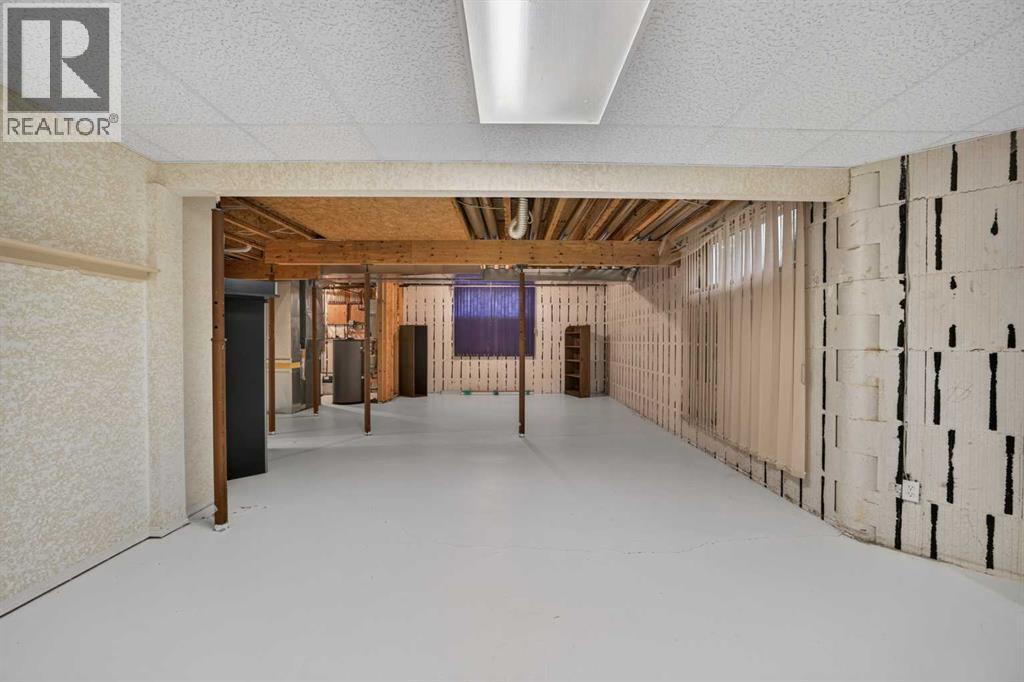 4737 49 Street Property Photo 32