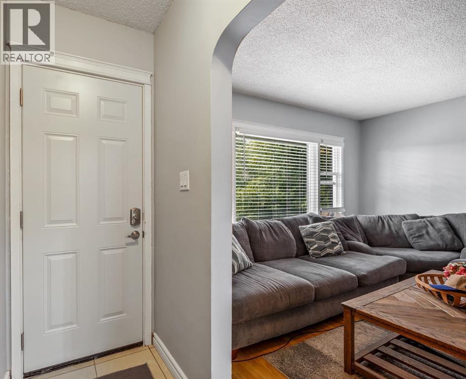 1826 34 Avenue Sw Property Photo 10
