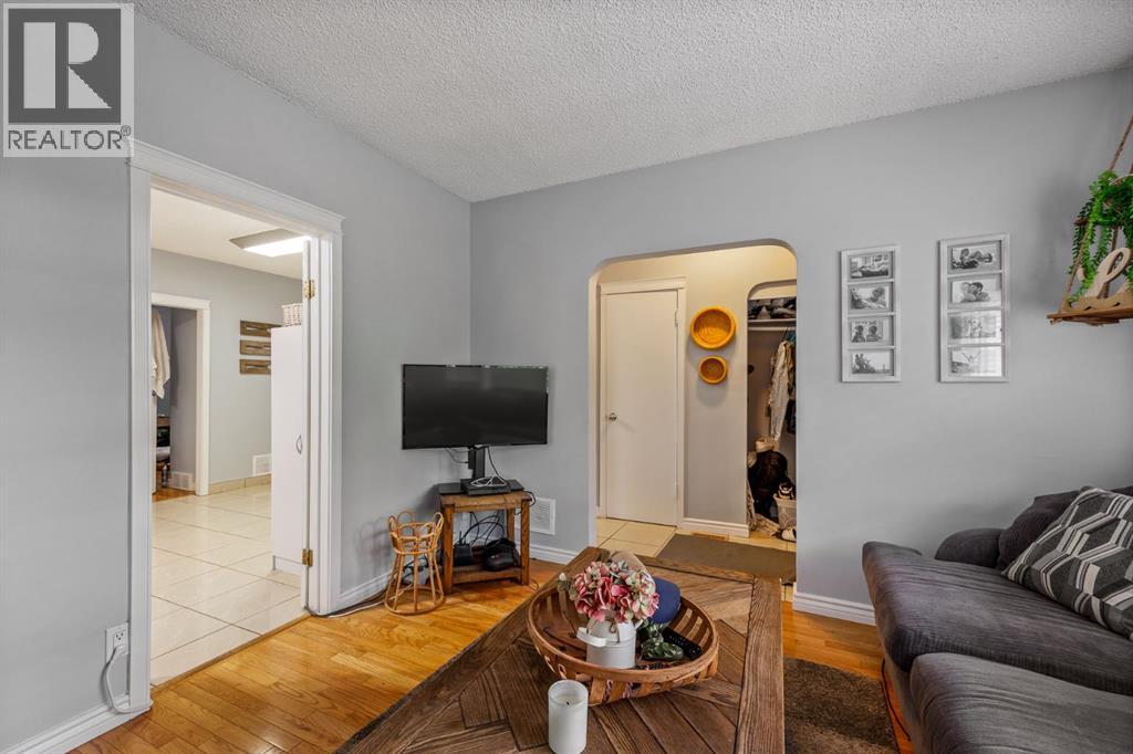 1826 34 Avenue Sw Property Photo 13