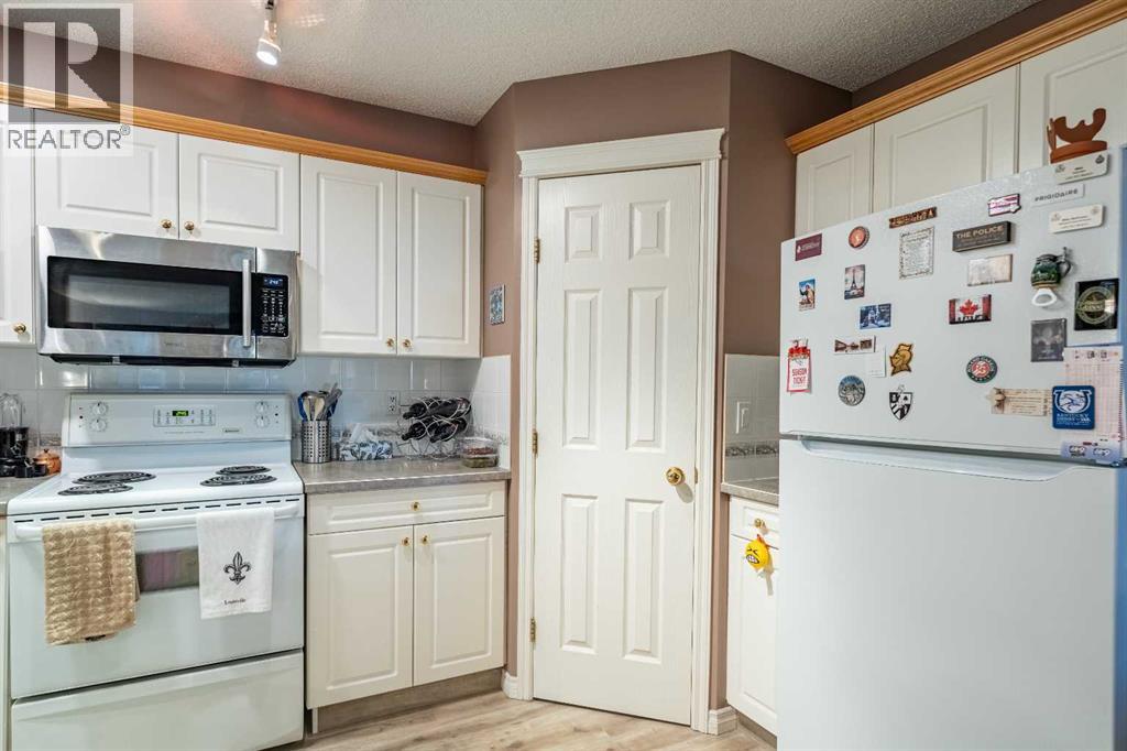 7451 Springbank Boulevard Southwest Property Photo 7
