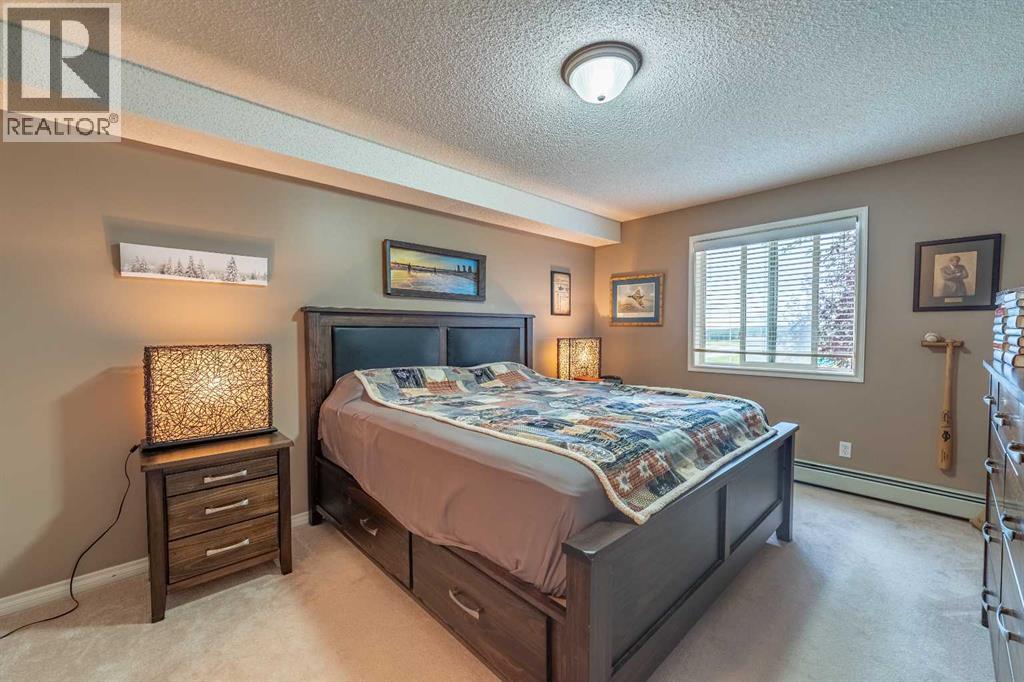 7451 Springbank Boulevard Southwest Property Photo 13