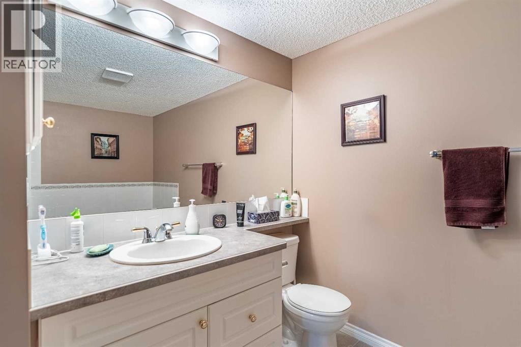 7451 Springbank Boulevard Southwest Property Photo 16