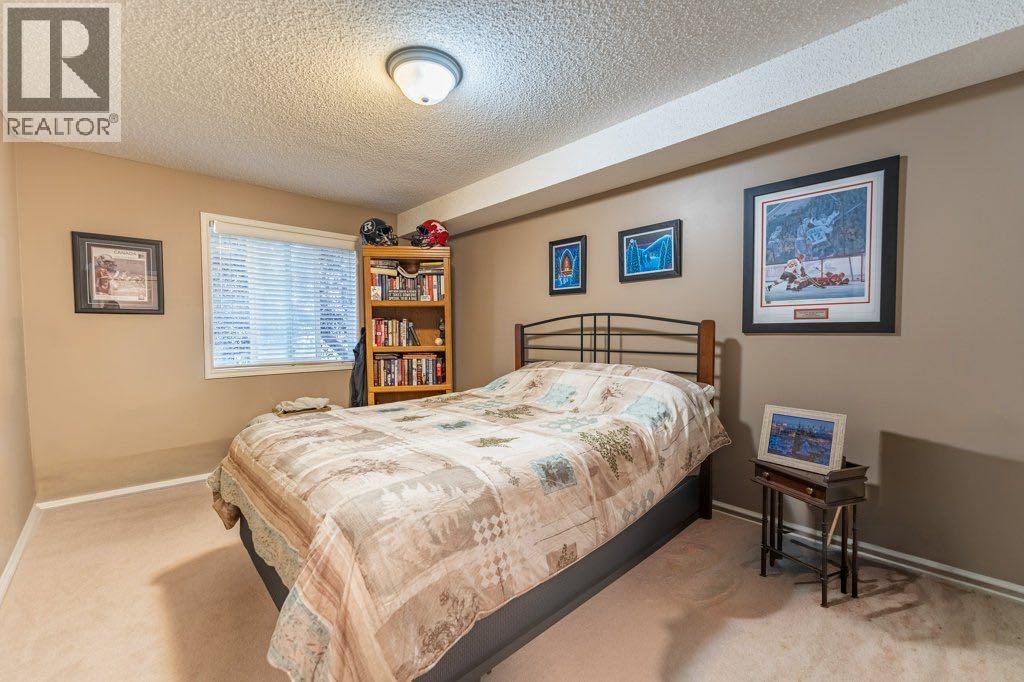 7451 Springbank Boulevard Southwest Property Photo 17
