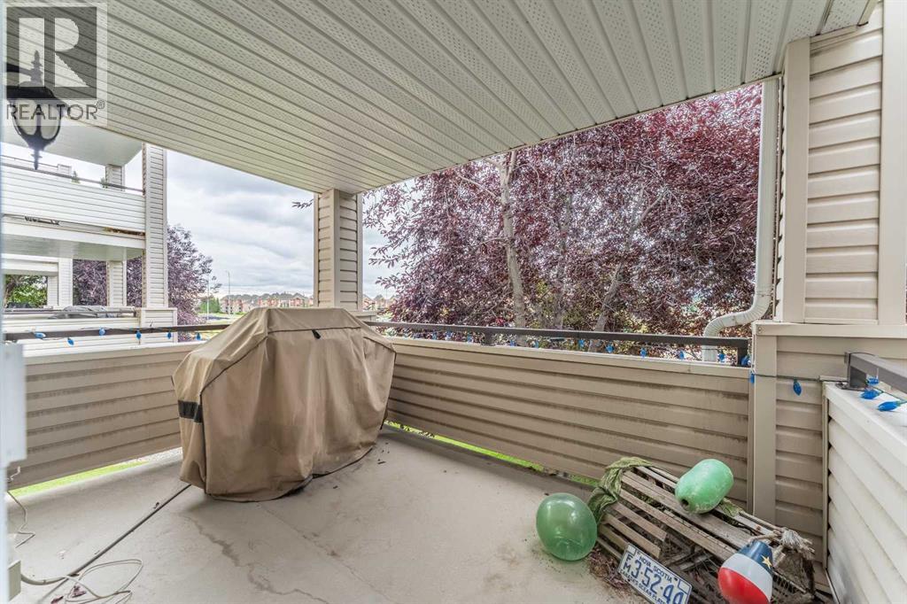 7451 Springbank Boulevard Southwest Property Photo 19