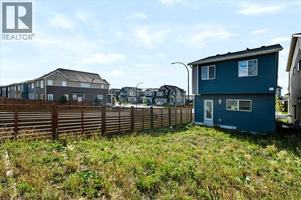 10 Lucas Close Nw Property Photo 16