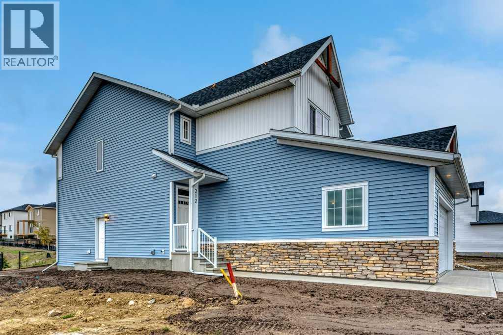 212 Edgefield Bay Property Photo 3