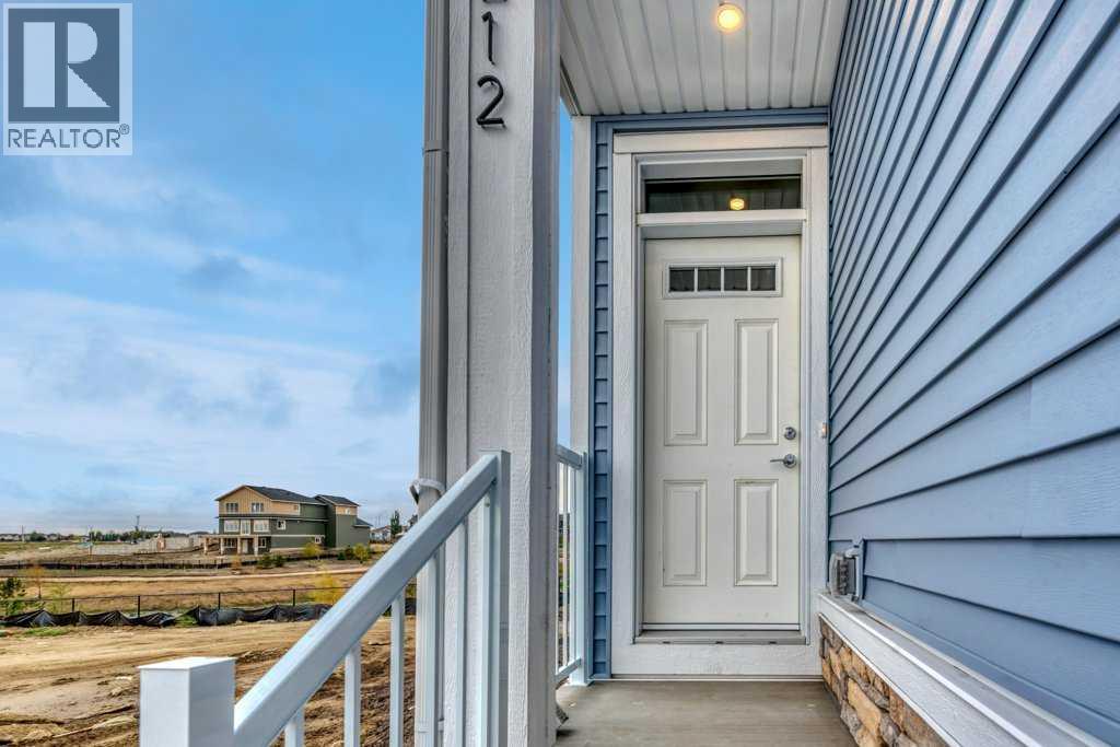 212 Edgefield Bay Property Photo 6