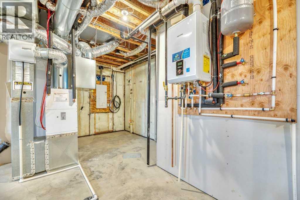 212 Edgefield Bay Property Photo 38