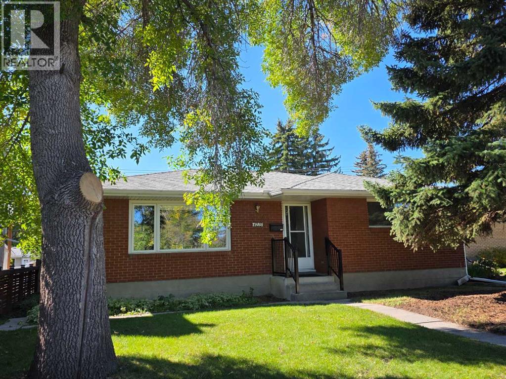 4215 Villa Crescent Nw Property Photo 1