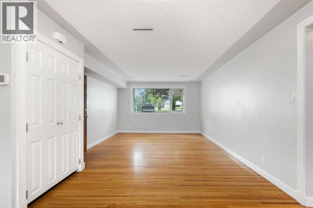 128 40 Avenue Nw Property Photo 5