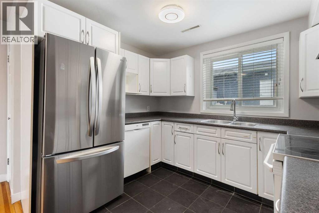 128 40 Avenue Nw Property Photo 9