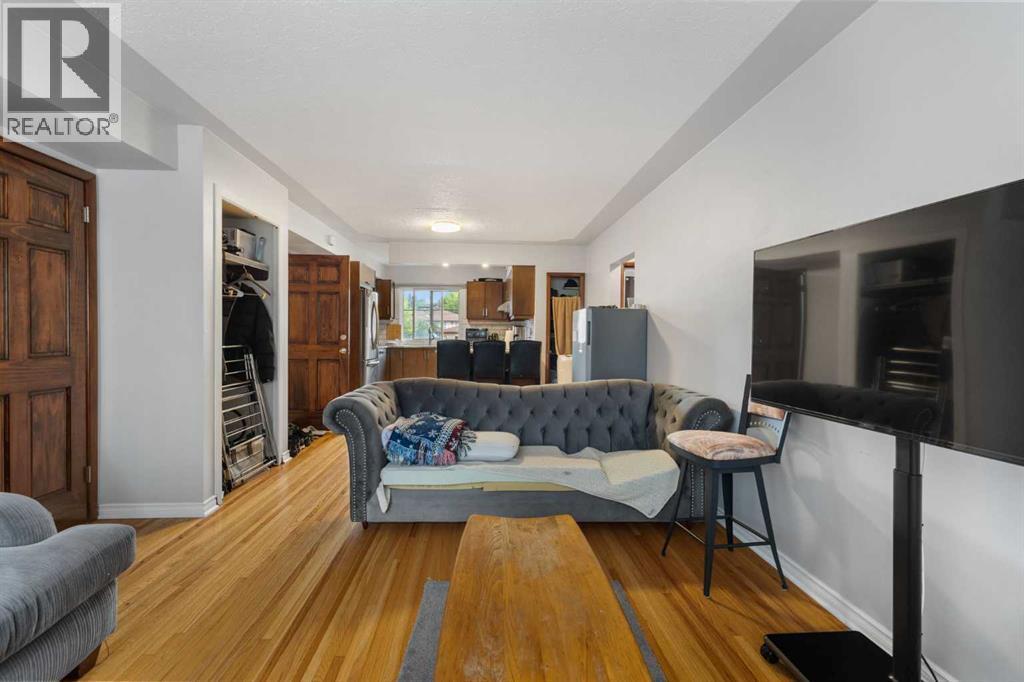 128 40 Avenue Nw Property Photo 21