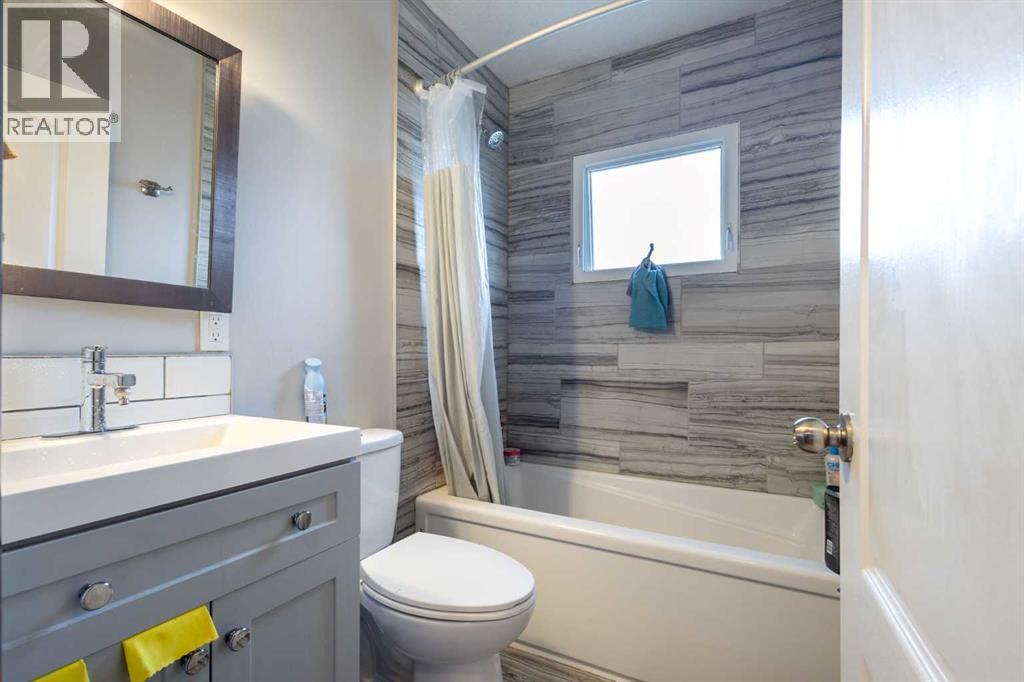 128 40 Avenue Nw Property Photo 27
