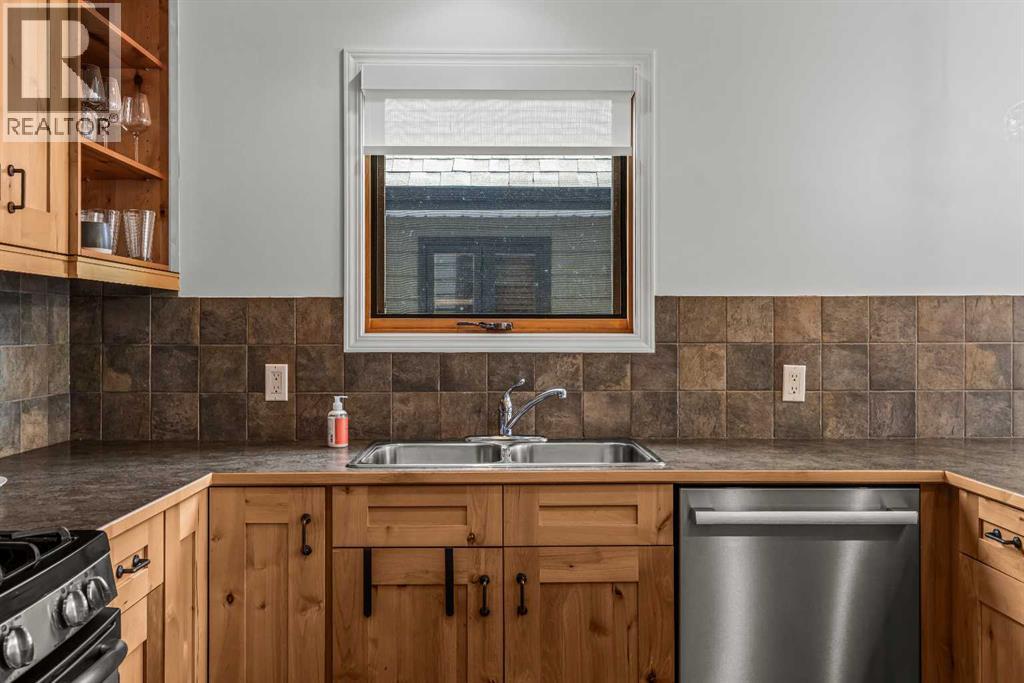 822 5 Street Property Photo 17