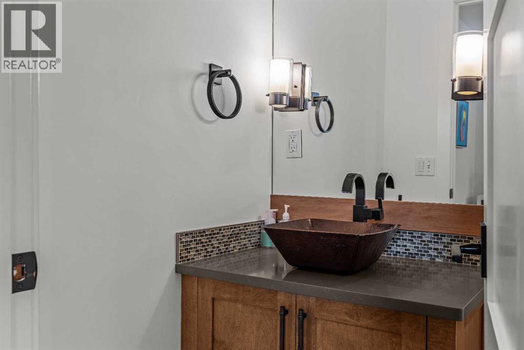 822 5 Street Property Photo 20