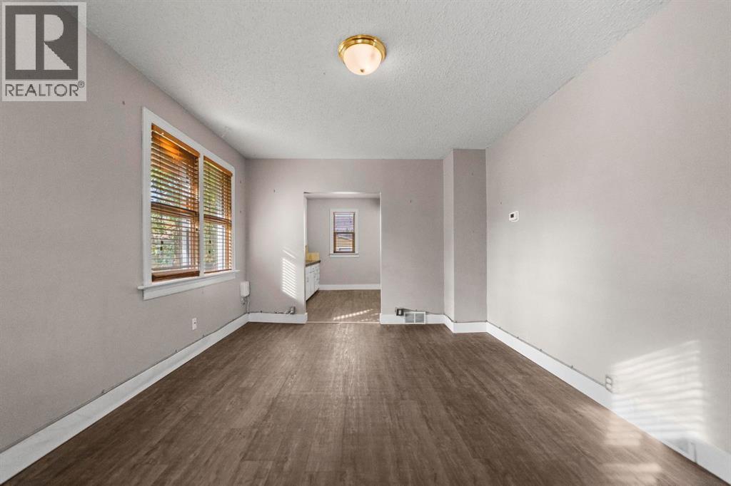 5212 52 Street Property Photo 3