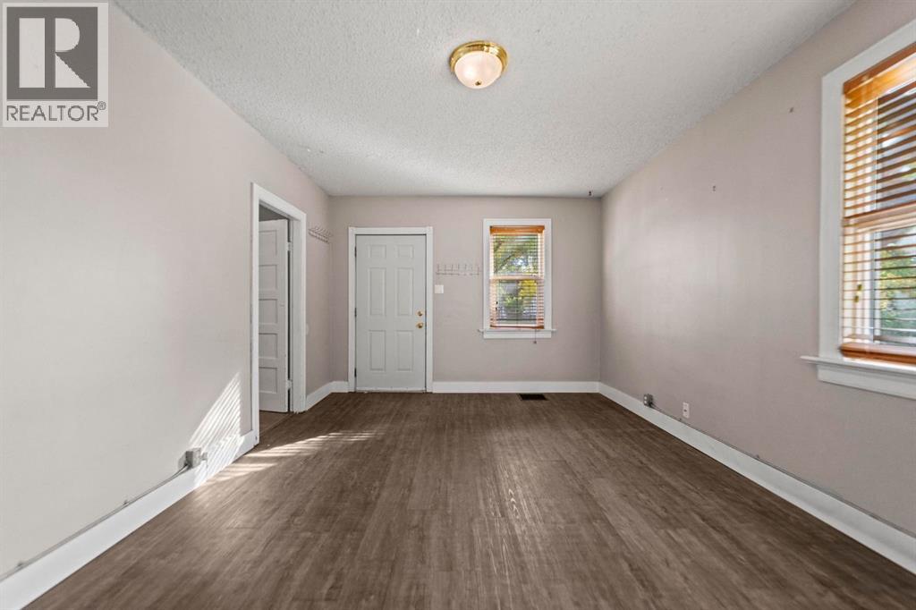 5212 52 Street Property Photo 4