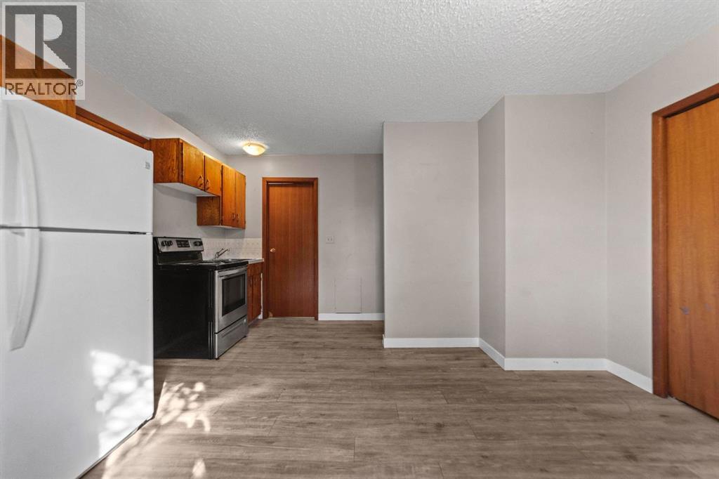 5212 52 Street Property Photo 15