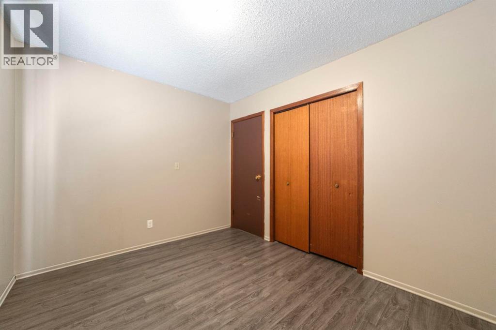 5212 52 Street Property Photo 21