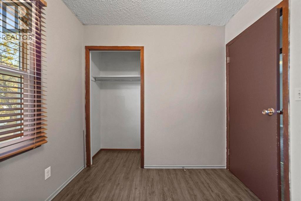 5212 52 Street Property Photo 23