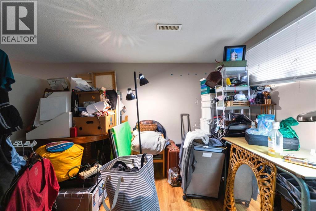 5212 52 Street Property Photo 28