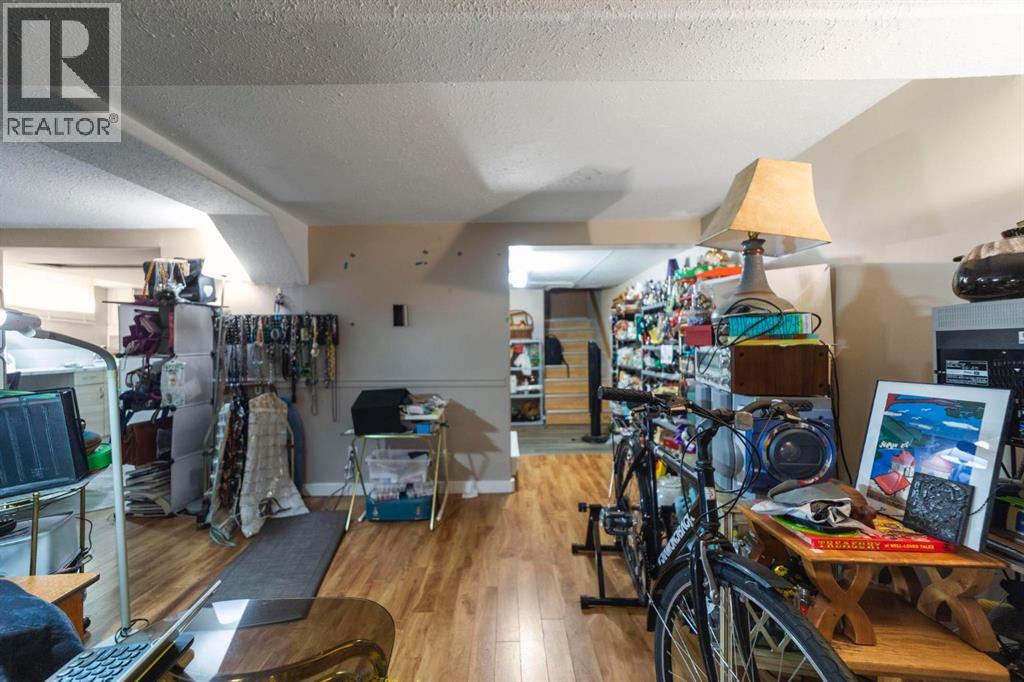 5212 52 Street Property Photo 29