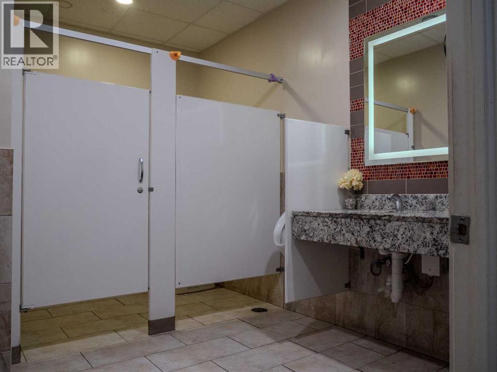5027 44 Street Property Photo 26