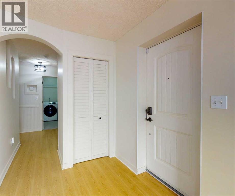 9329 63 Avenue Property Photo 7