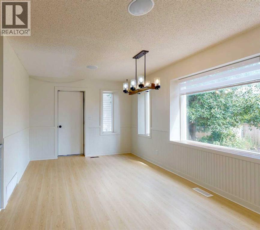 9329 63 Avenue Property Photo 10