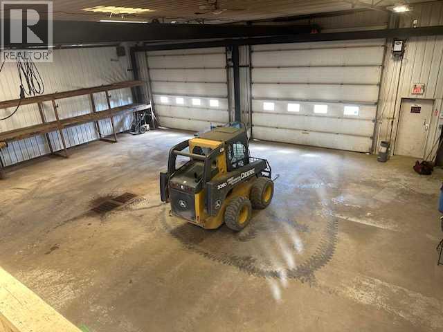 11916 95 Street Property Photo 6