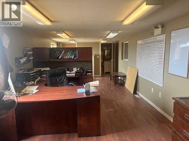 11916 95 Street Property Photo 11