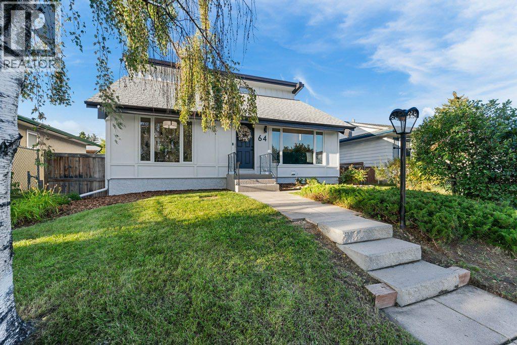 64 Doverview Place Se Property Photo 1