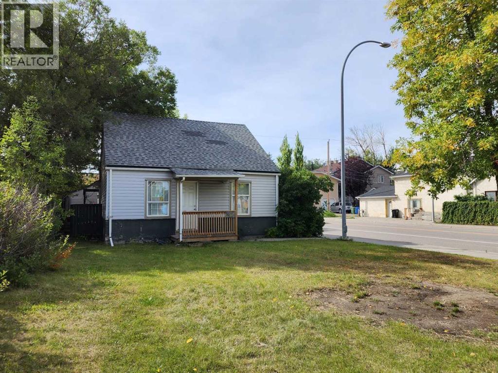 401 22 Avenue NE Property Photo 1