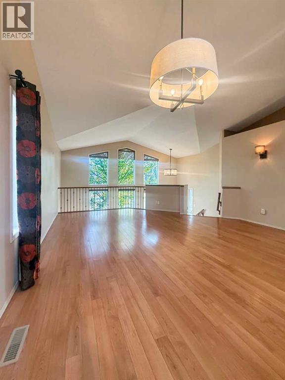 105 Riverwood Manor W Property Photo 3