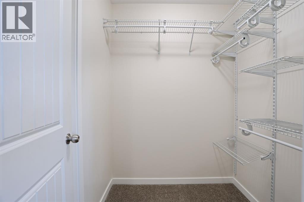 347 17 Street E Property Photo 22