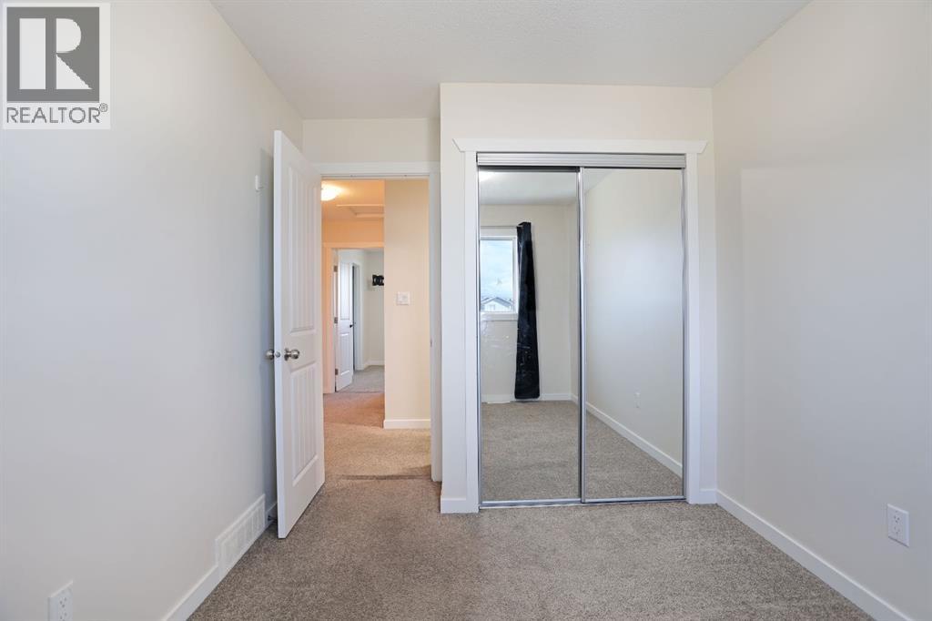 347 17 Street E Property Photo 29