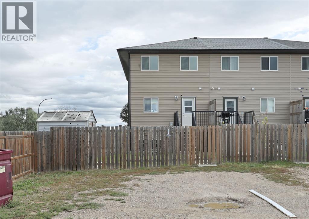 347 17 Street E Property Photo 46