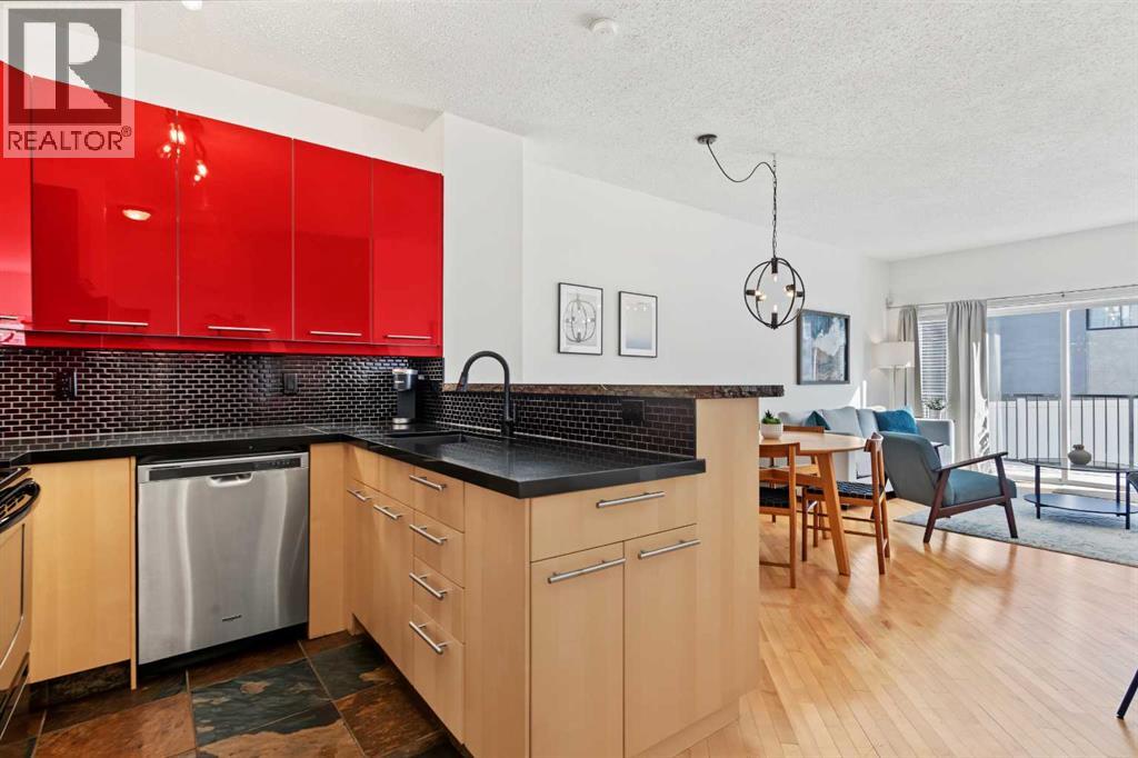 1707 23 Avenue Sw Property Photo 4
