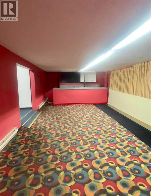4923 51 Avenue Property Photo 2