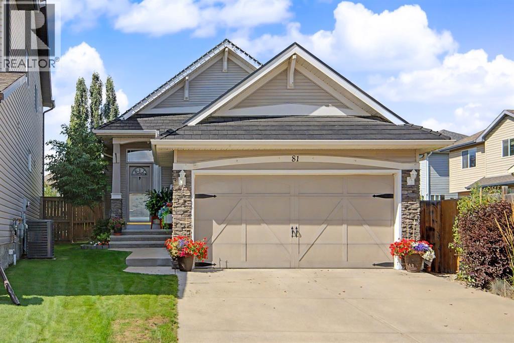 81 Brightonstone Grove SE Property Photo 1