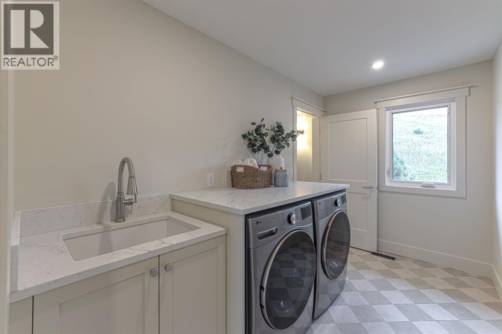 1040 Edgemont Road Nw Property Photo 35
