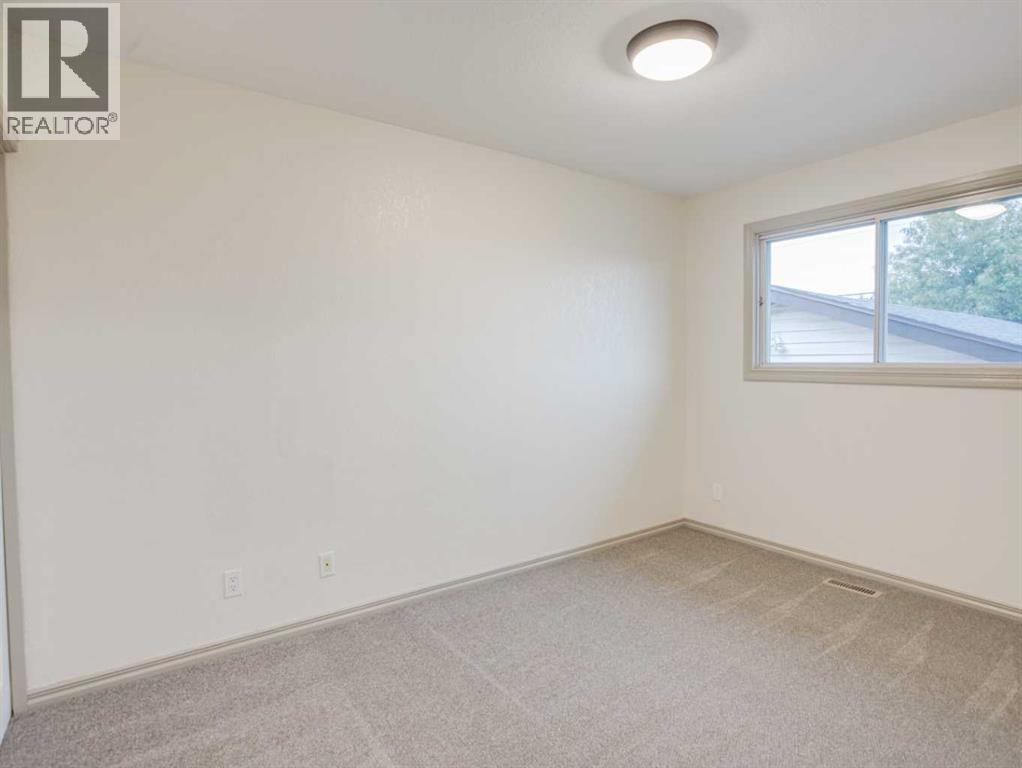 230 Eagle Road N Property Photo 10