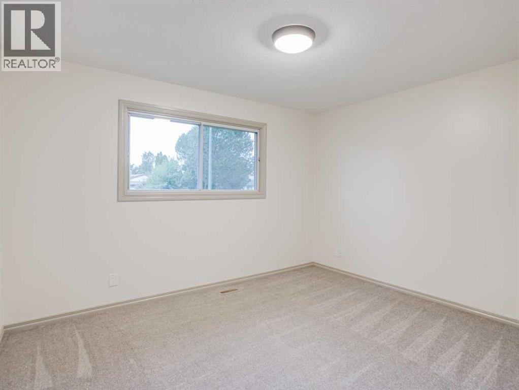230 Eagle Road N Property Photo 12