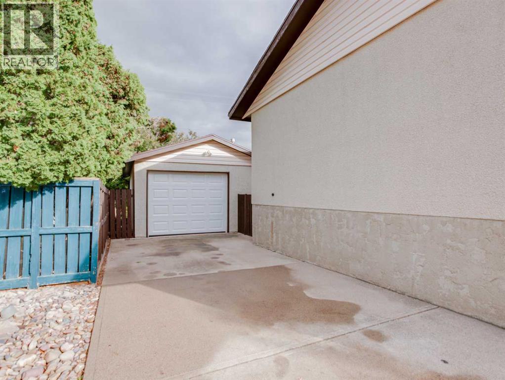 230 Eagle Road N Property Photo 29