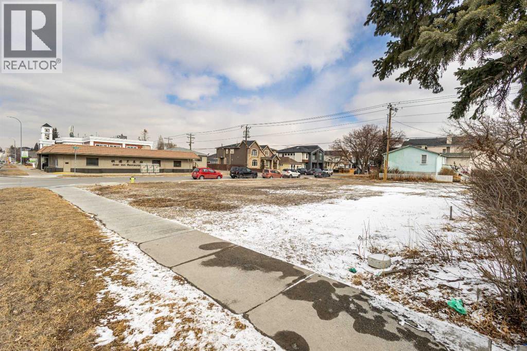 2620 Centre Street Ne Property Photo 5