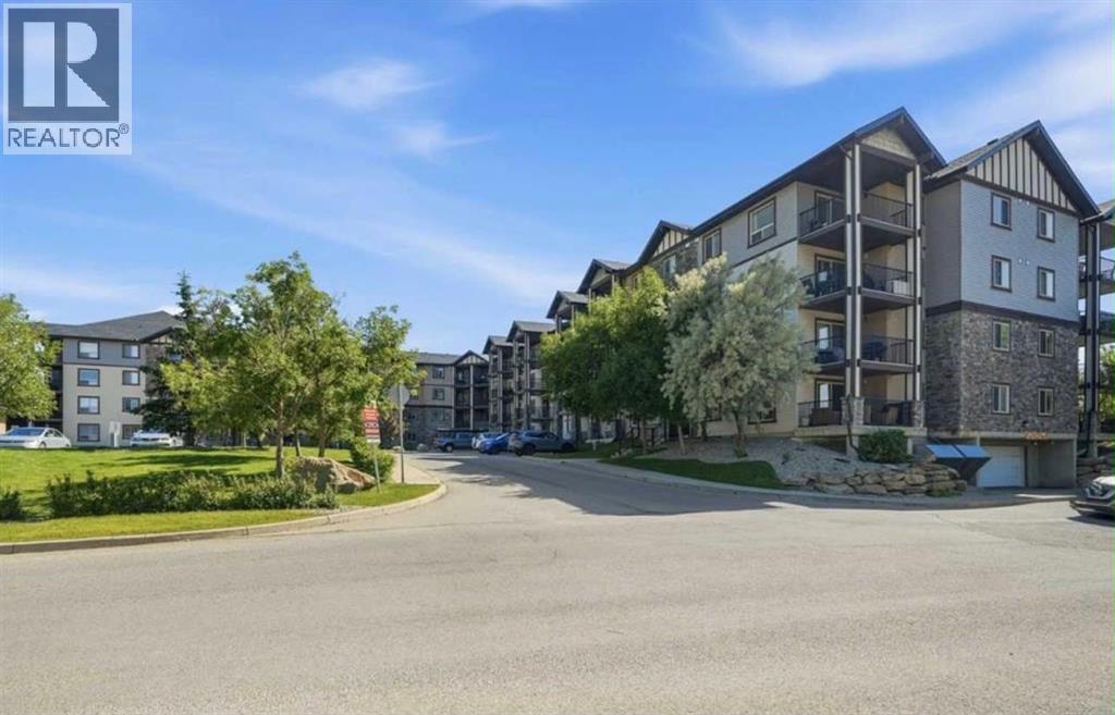 60 Panatella Street Northwest Property Photo 2