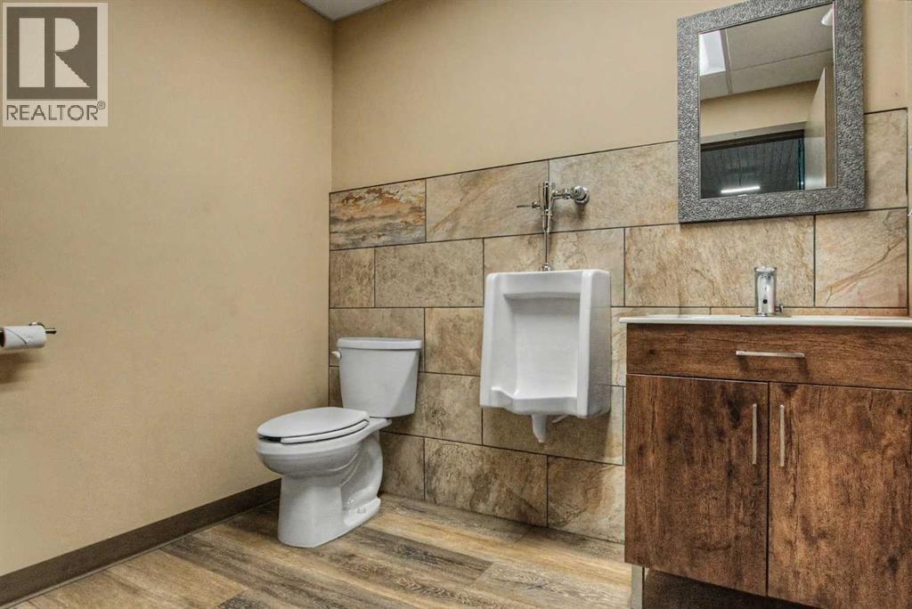 8502 115 Street Property Photo 6