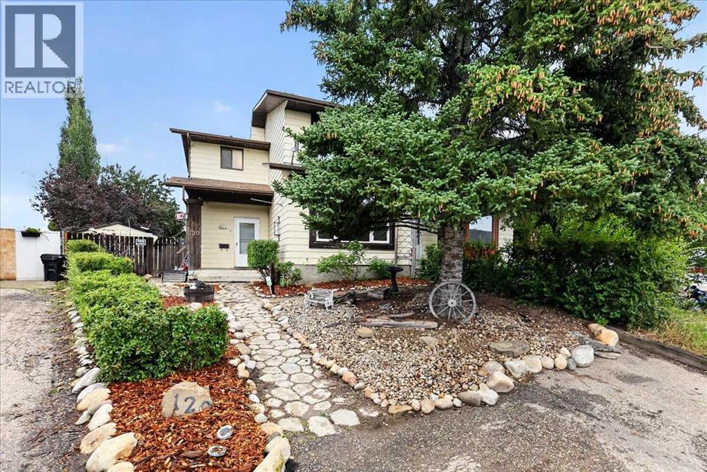 120 Aboyne Place Ne Property Photo 2